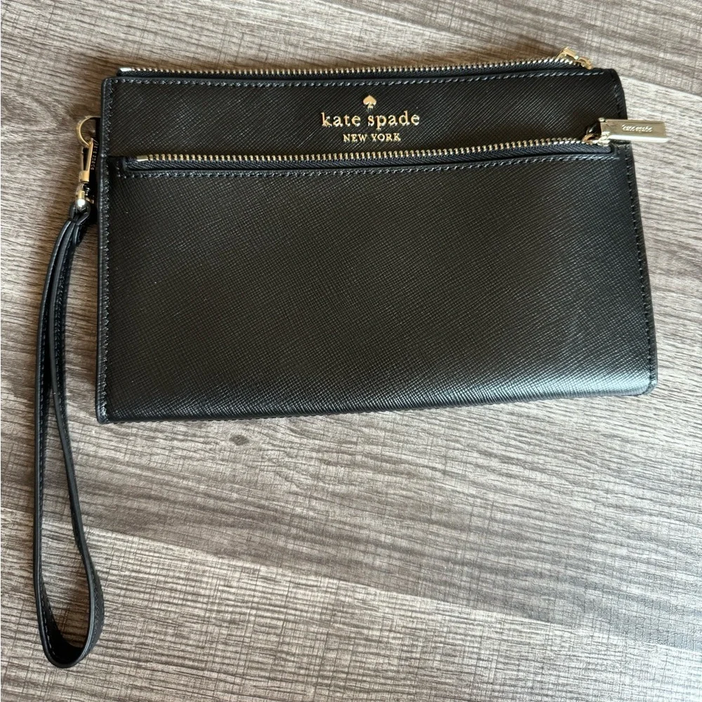 Kate Spade Wristlet - Picture 1 of 9